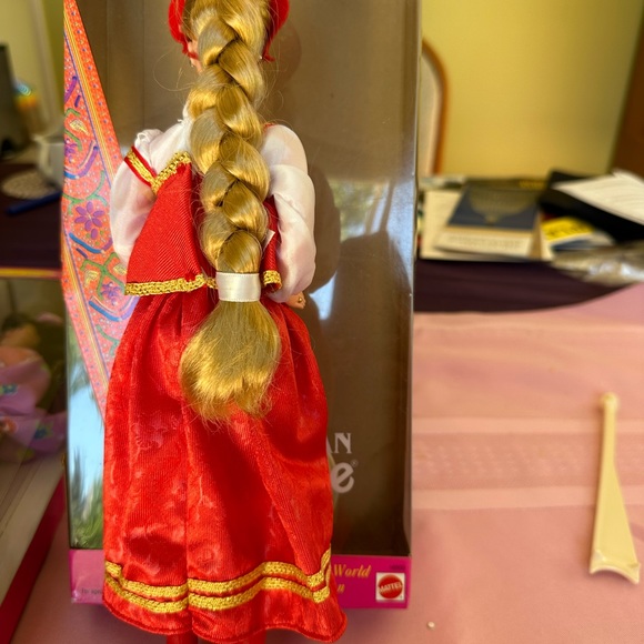 Barbie Dolls of the World Collection- Russian Barbie! - Picture 4 of 4